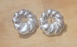 Vintage Taxco Mexico Artisan Crafted Sterling Silver Post Earrings Wreath Jacket